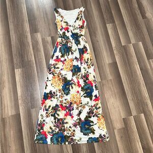 Le Lis summer maxi dress white and floral size xs